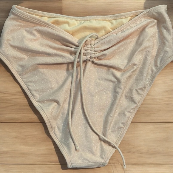 Shade & Shore Tan Bralette Bikini Set. Top is small. Bottom is medium. - Picture 2 of 4